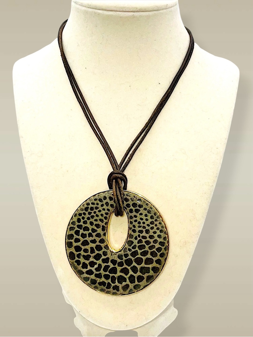 Bold Chicos Vintage Animal Print Disc Pendant Multi-Strand Cord Necklace - Picture 10 of 16